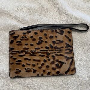 Punto Fibbia Leather Zip Pouch